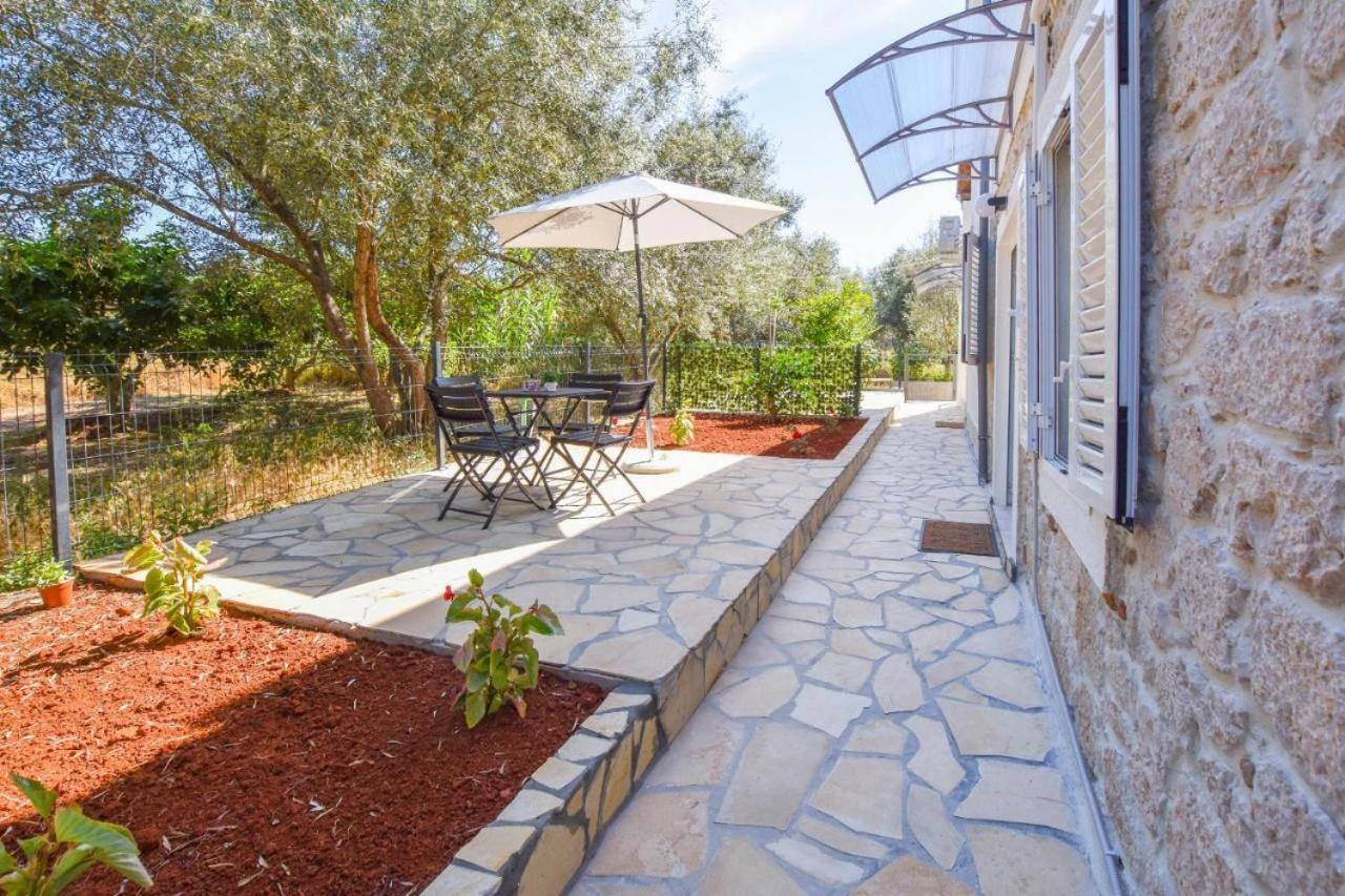 Suite Apartment Toni Poljana (Ugljan) Exterior foto
